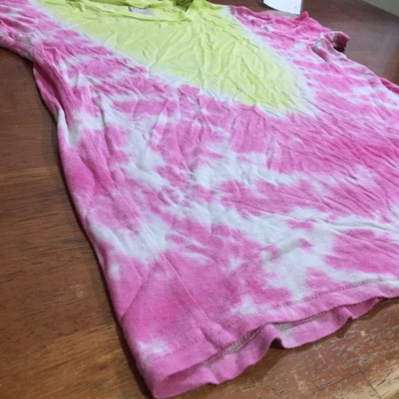 No Boundaries Colorful Tee - Picture 3 of 8